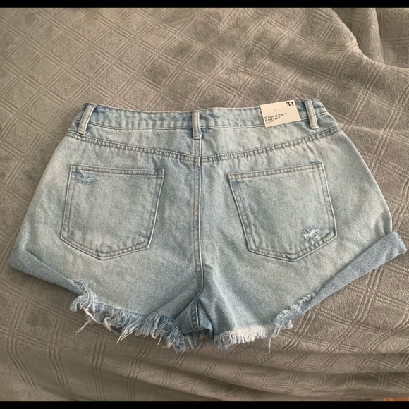 Forever21 Denim shorts - Picture 2 of 3